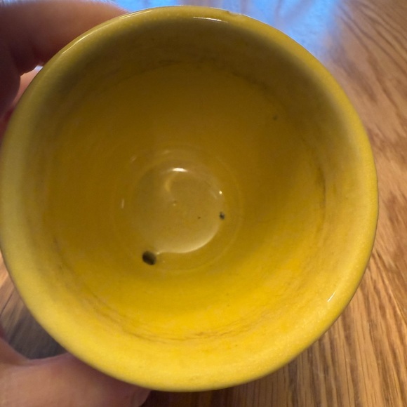 Vintage Yellow Ceramic Leaf Pattern Planter with Saucer Bottom - Picture 5 of 6